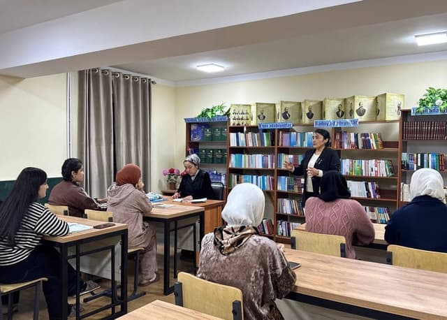 “So‘z sehri” to‘garagida kitobxonlik va ijodiy fikrlash ko‘nikmalarini rivojlantirish mashg‘uloti o‘tkazildi